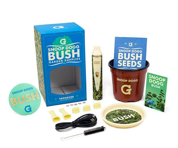 The full contents of the Snoop Dogg BUSH G Pro bundle