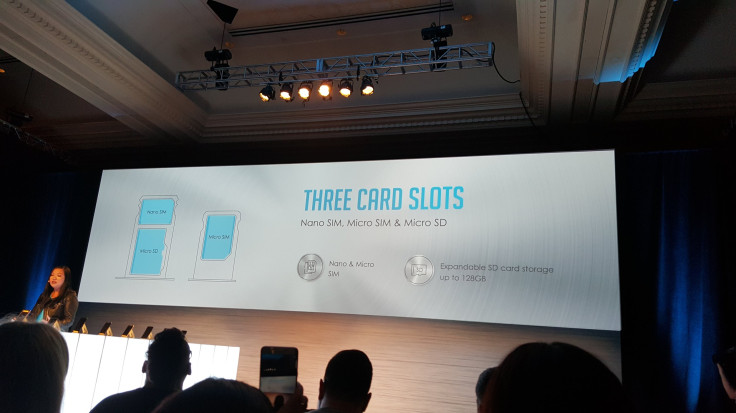 Honor 5X card slots