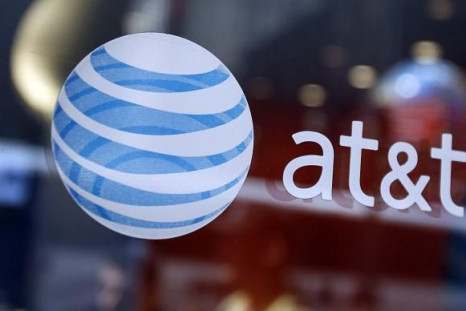 AT&T announced Monday that it will give DirecTV subscribers free unlimited data plans for bundling their services. Check out the details here.