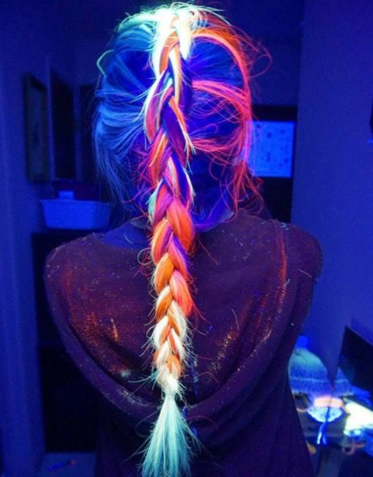 Glow in the Dark hair is the first fun fashion trend to take the internet by storm in 2016. Check out photos, materials and how-to guides for making your own hair glow in the dark, here.