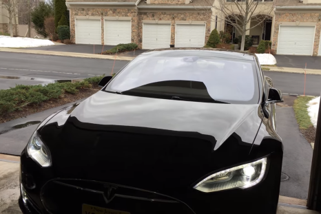An Apple Watch can summon an auto-pilot Tesla Model S via the Remote S app.
