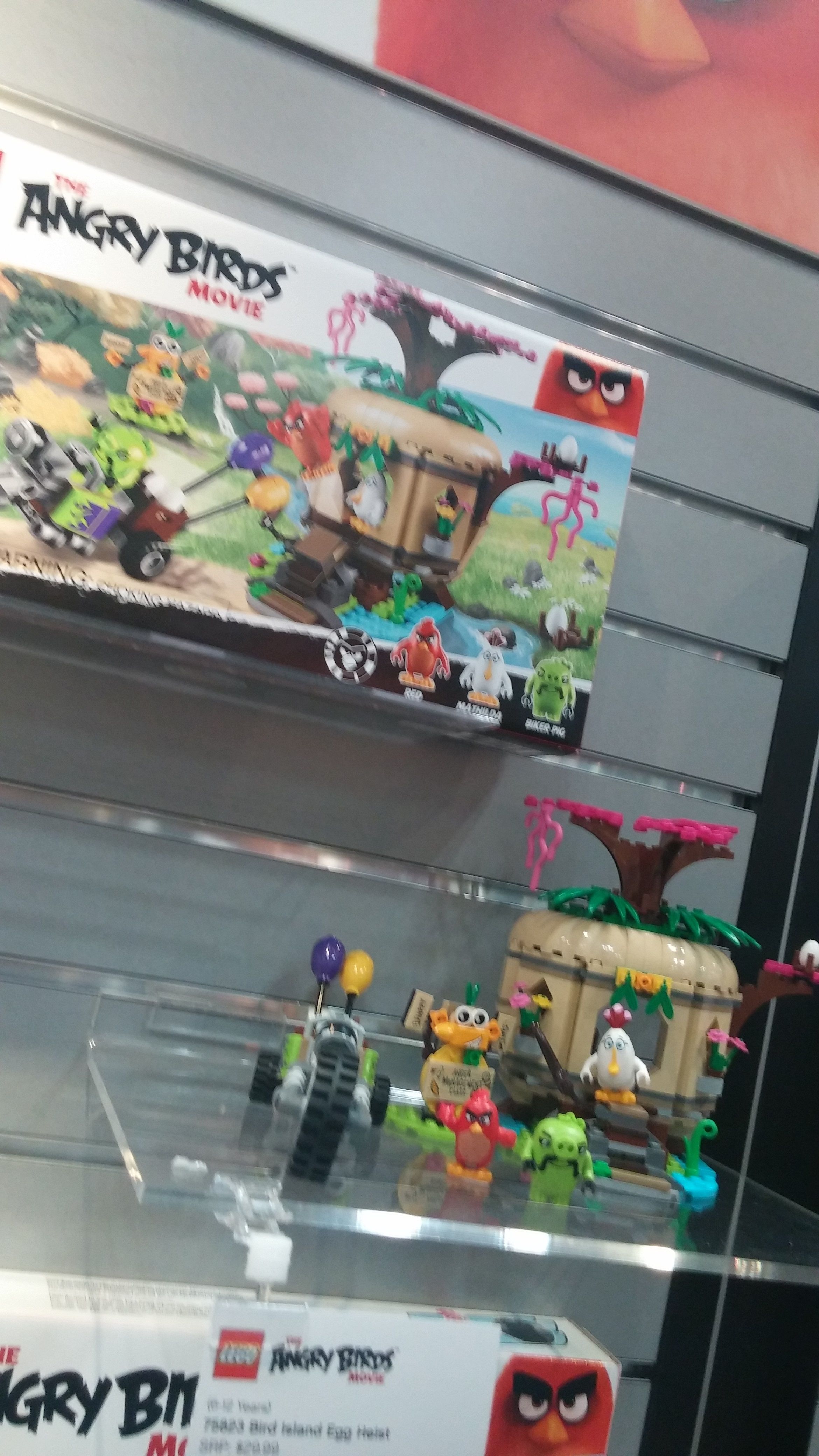 A look at the box art and display set for one of the new Angry Birds LEGO toys.