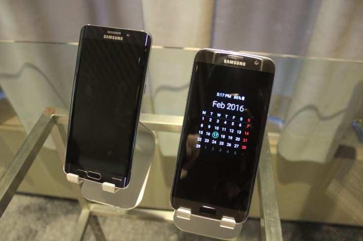 Galaxy S7 Edge next to Galaxy S6 Edge 