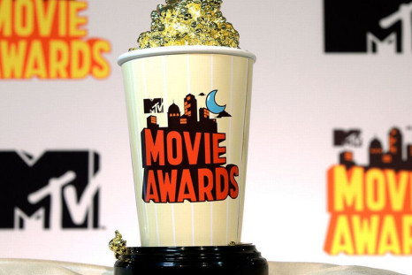 The Golden Popcorn trophy is awarded to the winners of the MTV Movie Awards