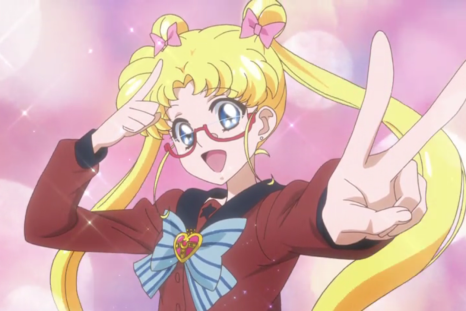 Usagi disguised as a Mugen Academy student.