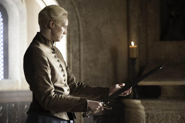 Brienne of Tarth wields Oathkeeper.