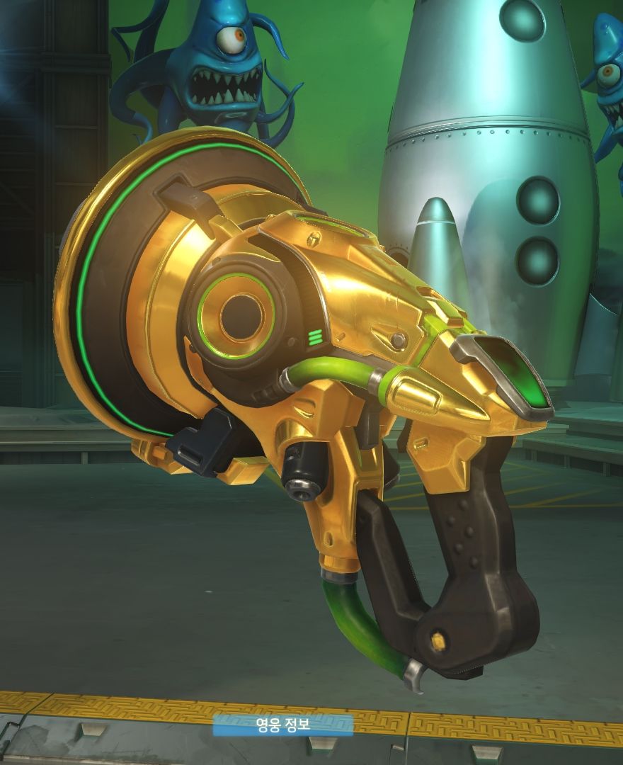 One of the golden weapons you can earn in Competitive Play