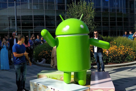Android Nougat lawn statue