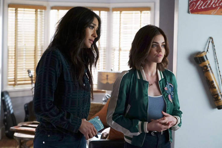Aria and Emily in "Pretty Little Liars" Season 7 episode 9