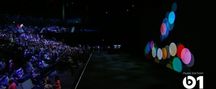 A crowd gathers with 10 minutes to spare till the Apple Event keynote.