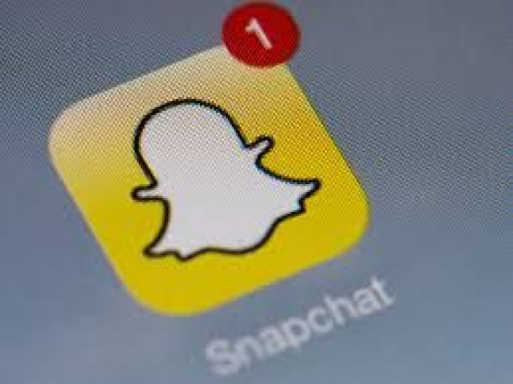 Snapchat users are reporting mass problems with the back camera flash not working after the latest update, but is there a fix?