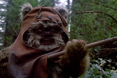 Veteran 'Star Wars' actor Warwick Davis returns to play in 'Star Wars: Episode 8.'