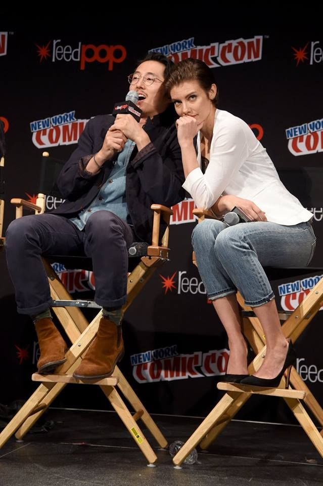 Steven Yeun and Lauren Cohan at New York Comic Con 2016.