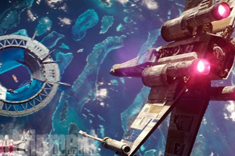 X-Wings attack a space station over the planet Scarif, which holds all the technical secrets the Empire has been working on.