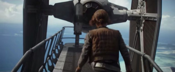 Jyn Erso vs. TIE Fighter