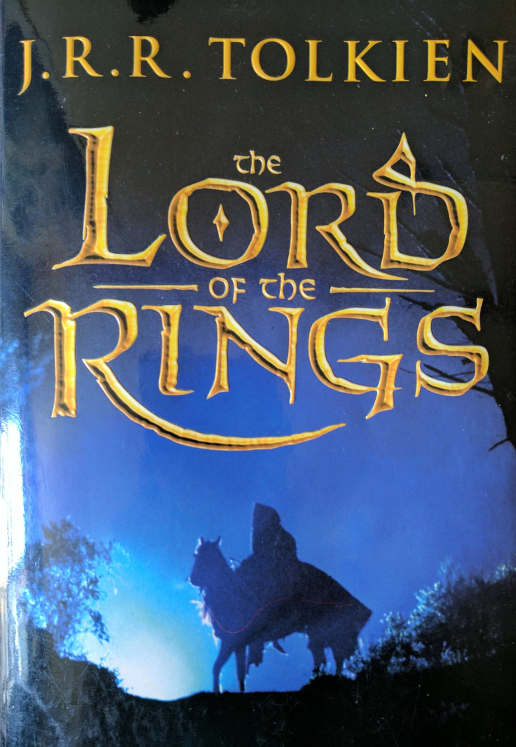 You would never know from looking at this cover that it has anything to do with 'The Lord of the Rings' movies.