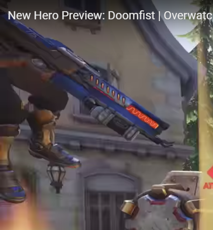 The Soldier: 76 gun, featuring two prongs at the front and an orange squiggly line