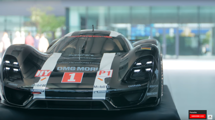 From idea to 3D model: Porsche fans create a stunning 908-04 concept car.