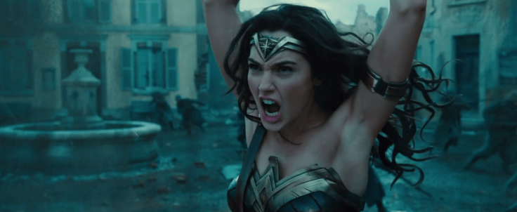 Wonder Woman single-handedly wins a battle.