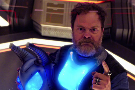 Mudd holding an Andorian helmet in Star Trek: Discovery episode "Magic to Make the Sanest Man Go Mad."