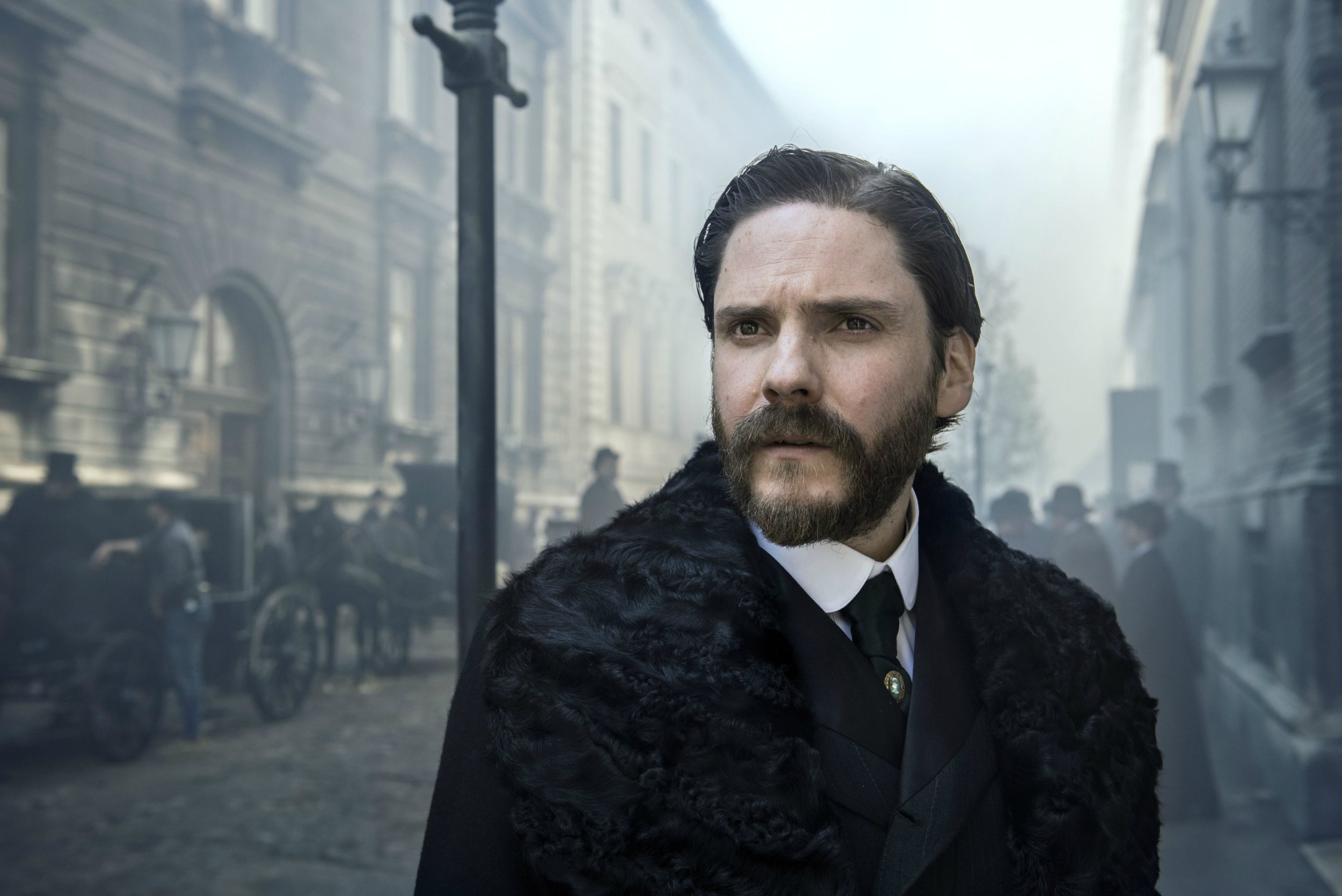 The Alienist Review: New TNT Series Outshines Serial Killer Fatigue