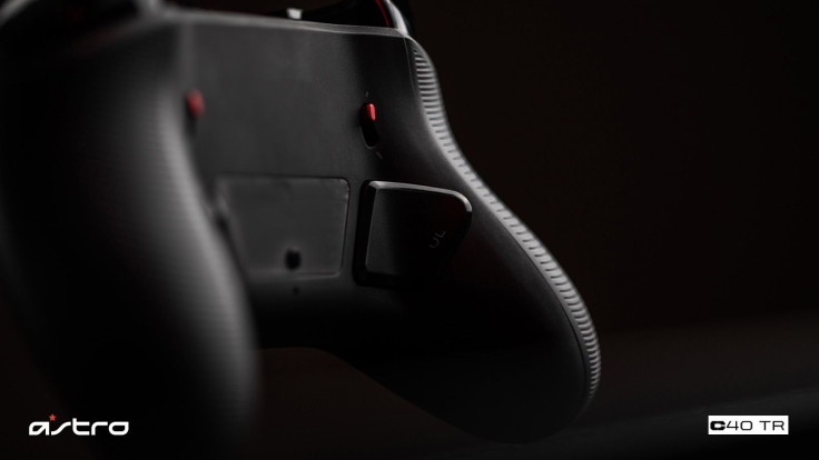 The two back buttons on the C40 are fit into the shape of the controller instead of sticking out