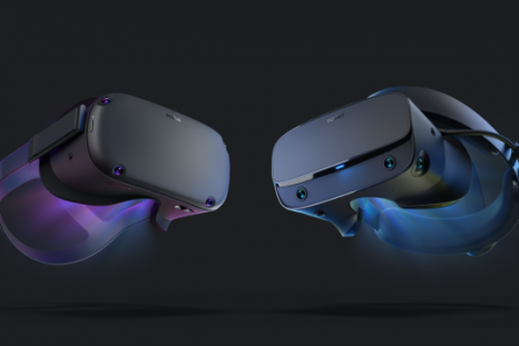 The Quest (left) and the Rift S (right).