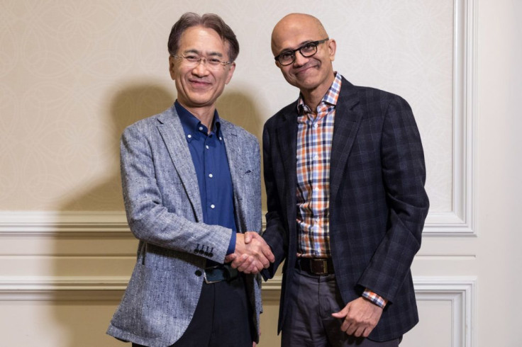 Kenichiro Yoshida, President and CEO, Sony Corporation (left), and Satya Nadella, CEO, Microsoft