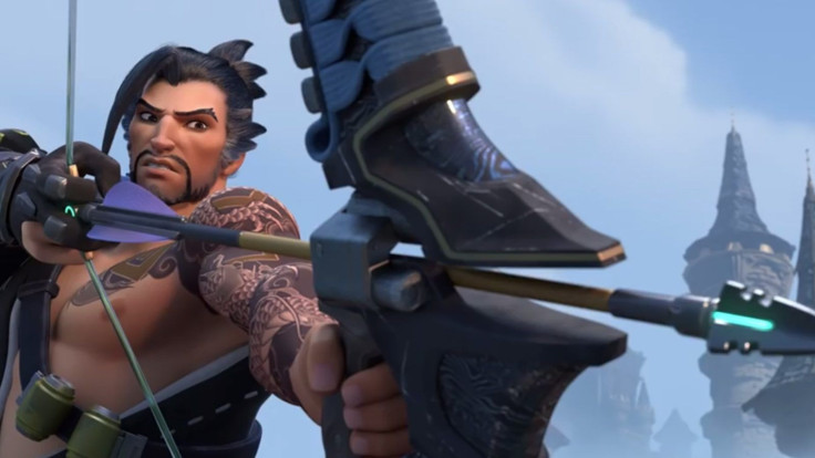 An Overwatch fan did a top-notch Hanzo cosplay with a twist.