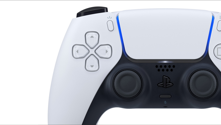 Geoff Keighley showed a first look demo of the upcoming PlayStation 5's controller, the DualSense.