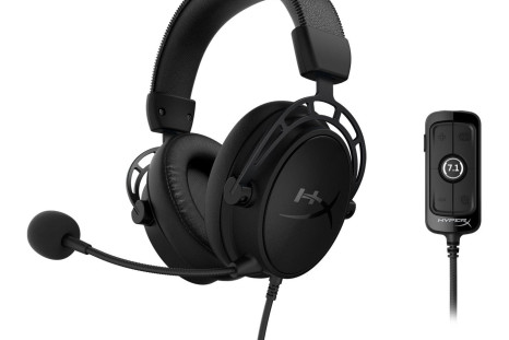 The Cloud Alpha S Blackout headset doesn't have many fancy features, instead focusing on great audio quality