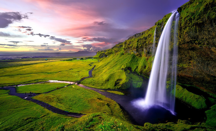 Top Gaming Retreats in Iceland: Where Virtual