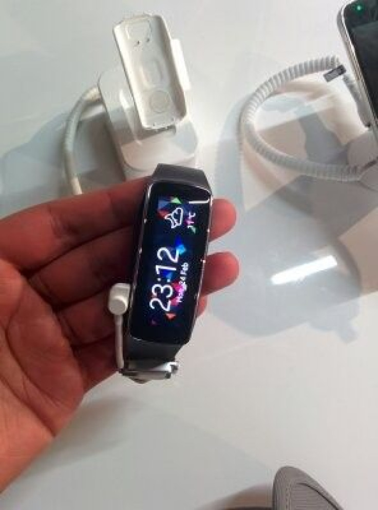 Samsung Gear Fit curved display