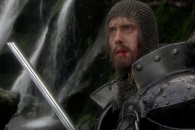 King Arthur's rage shatters Excalibur in his duel with Lancelot. After EXCALIBUR no other Arthurian movie is necessary.